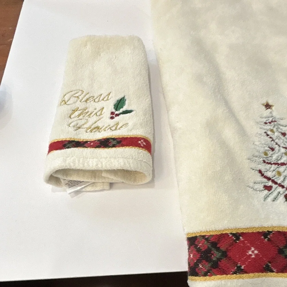 Colormate Embroidered Christmas Hand Towel Set Wreath Tree Ivory 16x28 3pc